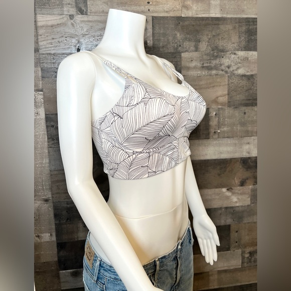 SOLD - Victoria's Secret Allegro Medium Impact Sports Bra White Palm Size 34DD - Picture 6 of 9